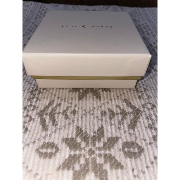 Mini Hoop Heart Earrings Rose Quartz - Picture 6 of 6